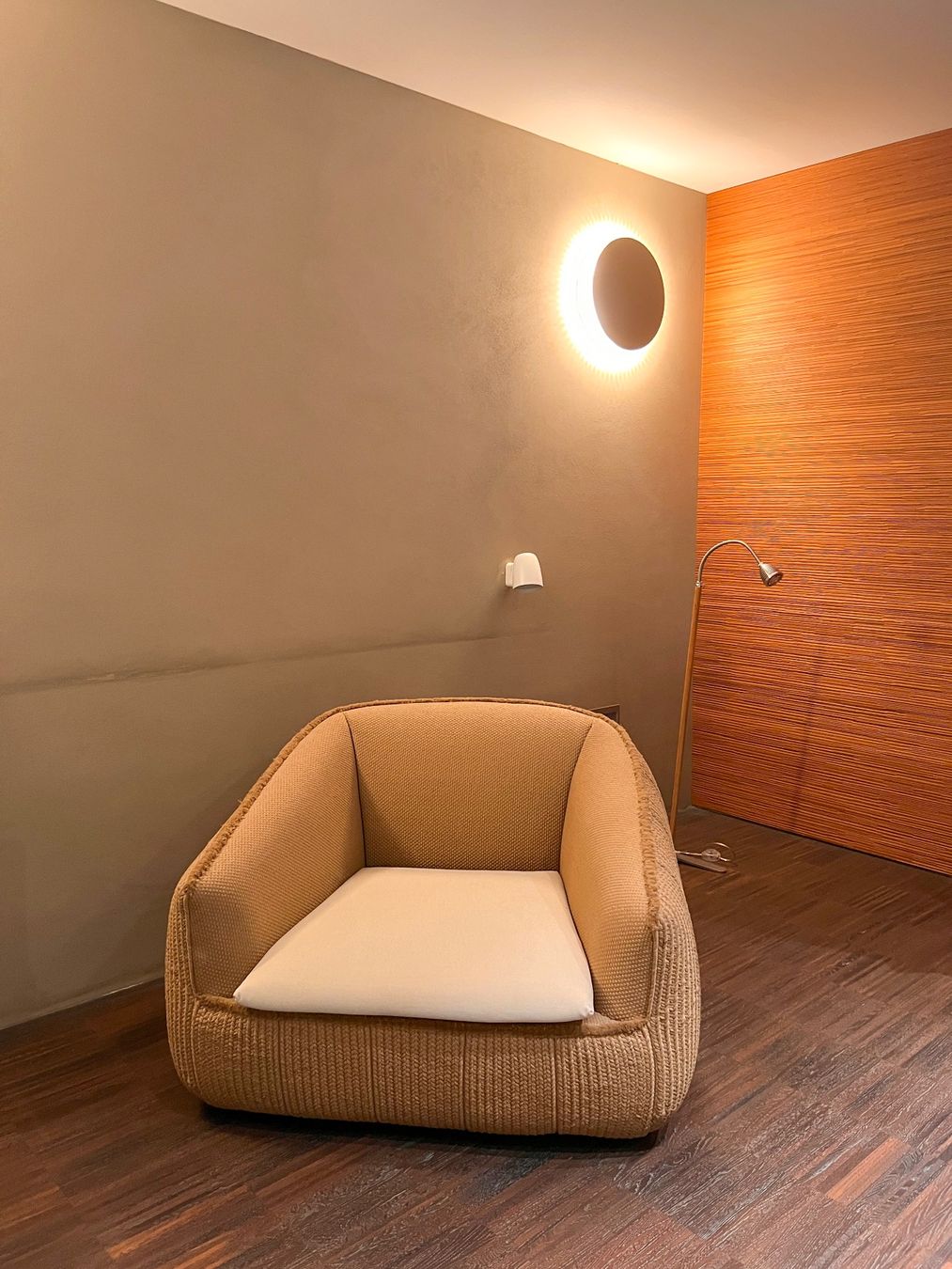 Poltrone: Paola Lenti Sessel BASK – Nuovo (secondo la descrizione) da Bern venduto da arttesa
