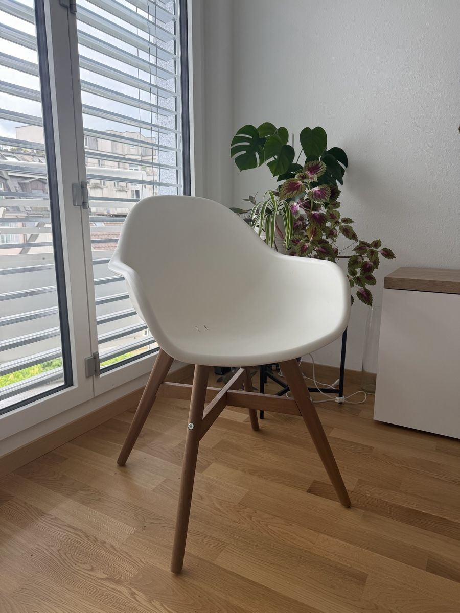 Ikea Sedie: Dining Chair – Nuovo (secondo la descrizione) da Luzern venduto da tat_8tvl
