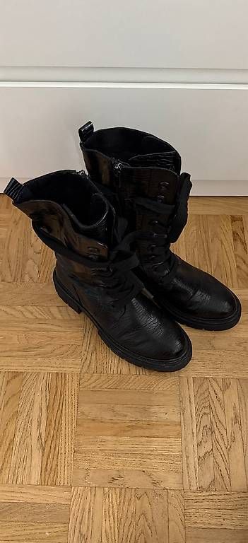 Scarpe da donna: Stiefeletten schwarz Gr. 38 – Usato da Arlesheim venduto da schoop. 1