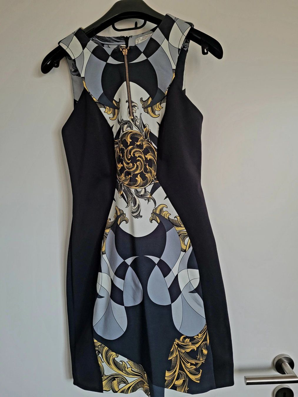 Versace Robes: Versace Etuikleid (Original) – D'occasion à Embrach par Mikmi
