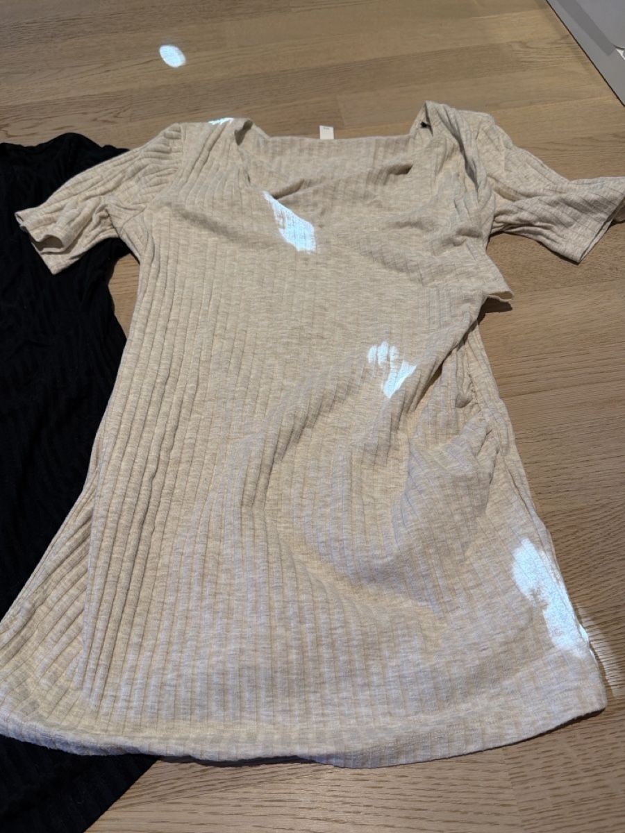 H&M T-shirts: 2 Still-Shirts | Grösse M – D'occasion à Emmetten par coluna_6376 1