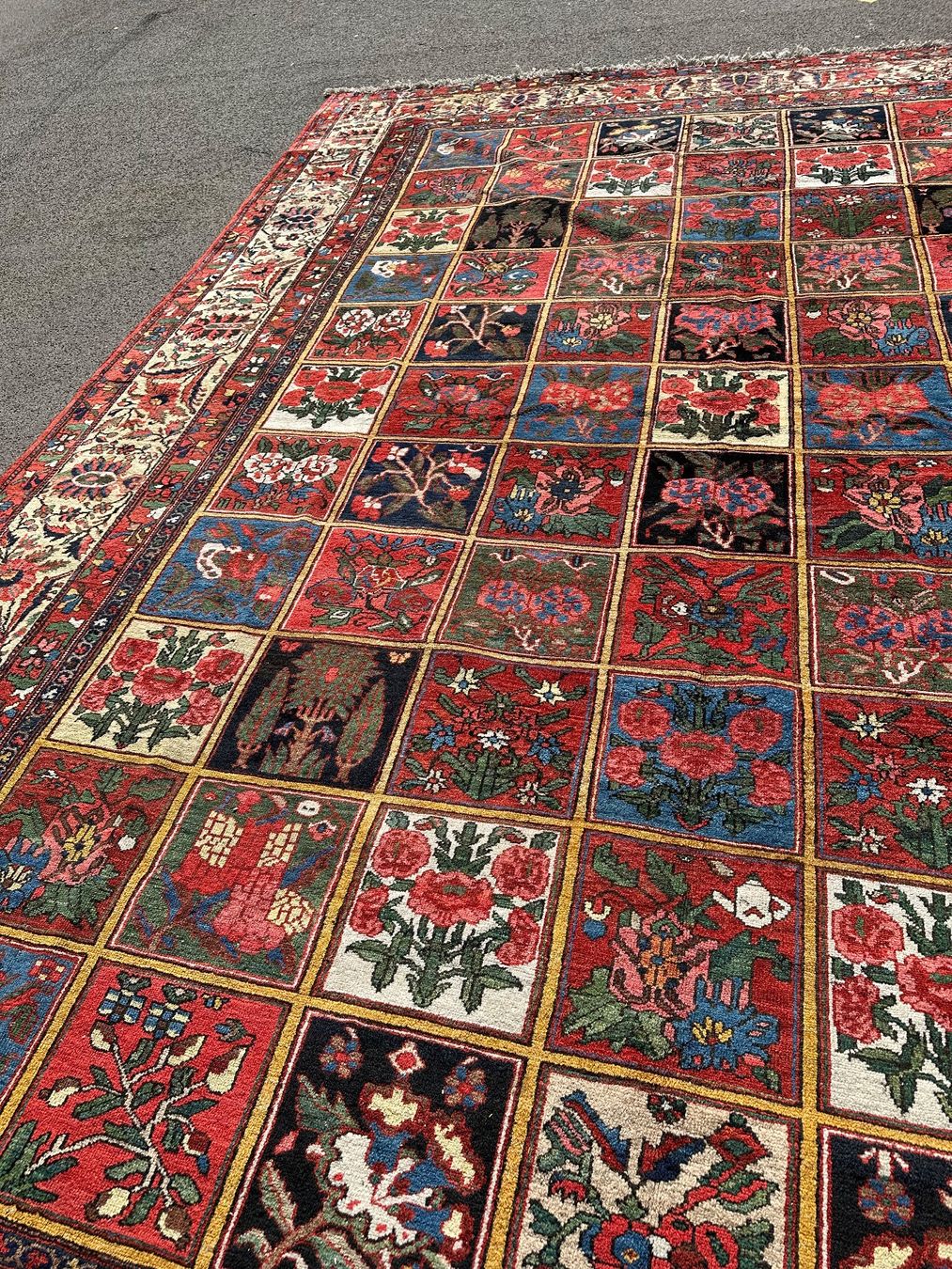 Tappeti: Antiker Teppich 360 X 490cm – Difettoso da Zürich venduto da Nbea 3