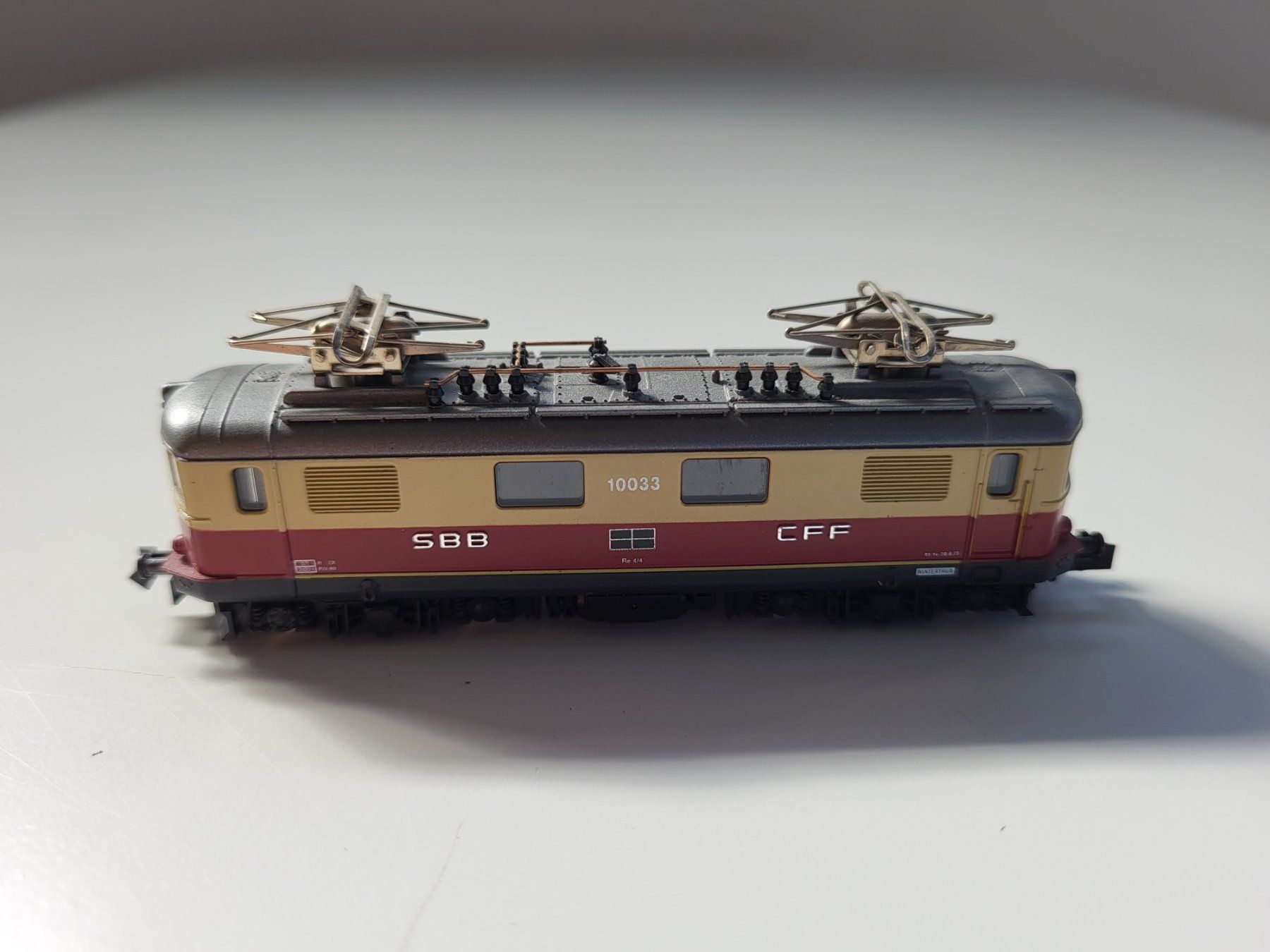 Hobbytrain Modellini di ferrovie: Hobbytrain SBB E-Lok Re 4/4 I Nr. 10033 – Usato da Brügg BE venduto da POU-BELLE 3