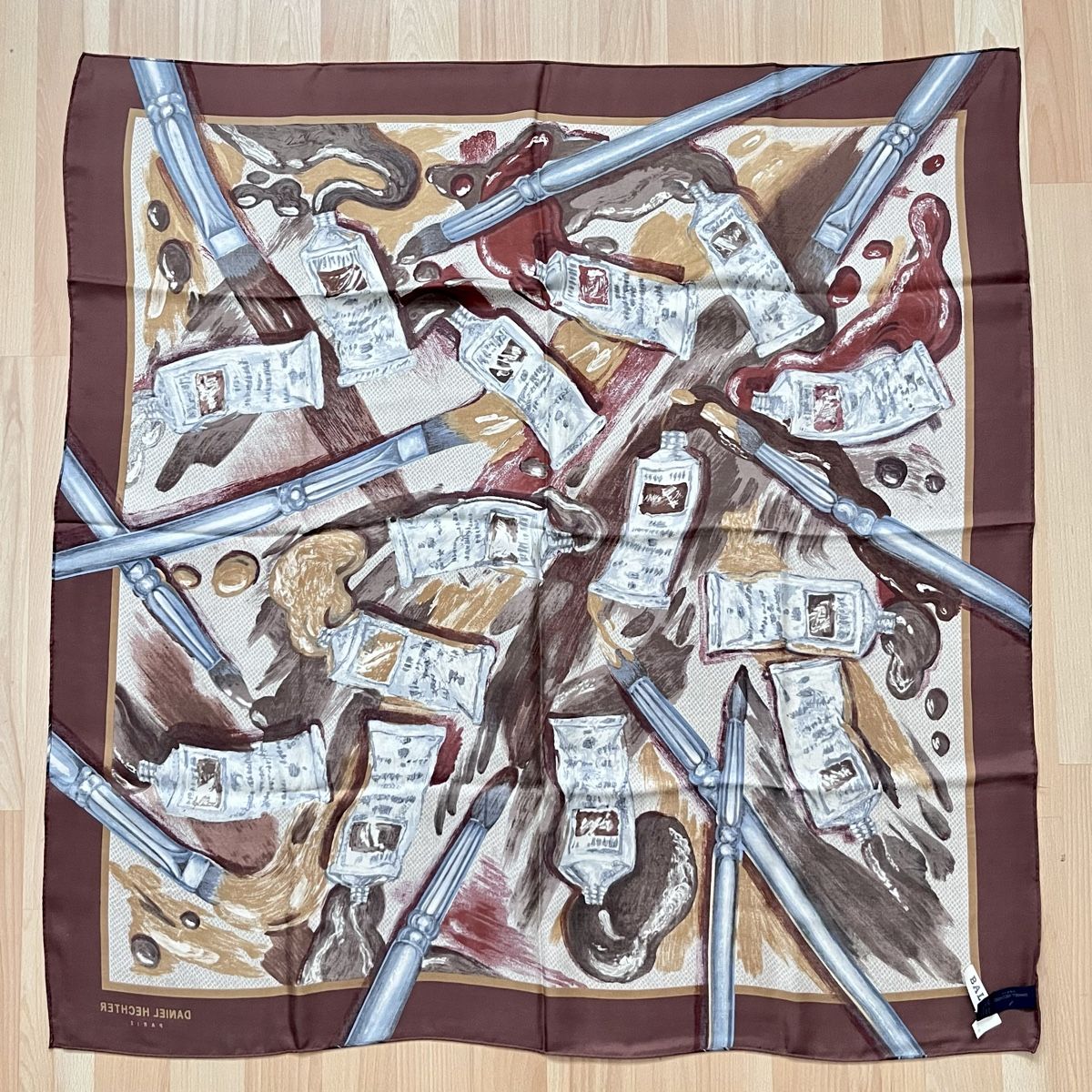 Foulards & écharpes: Carré de soie vintage Daniel Hechter – Neuf (Voir description) à Vuisternens-devant-Romont par ribouldog 4
