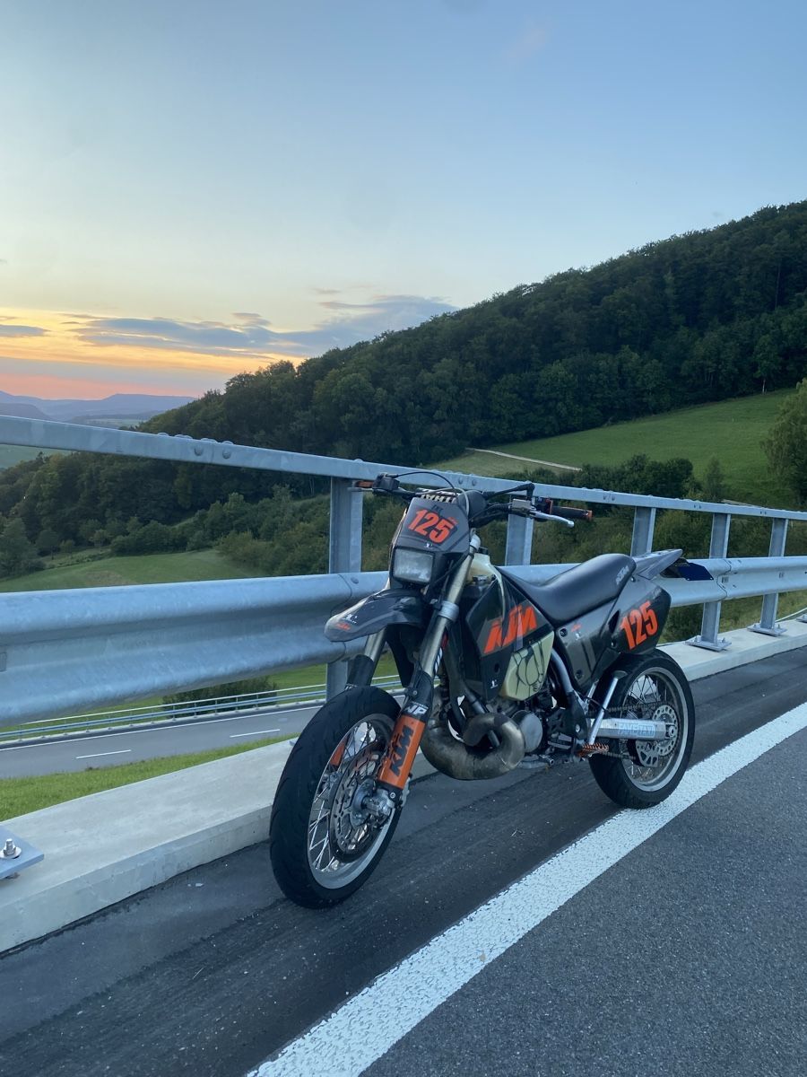 KTM Strasse: Ktm exe 125 2Tackt – Gebraucht aus Kienberg von -1312-