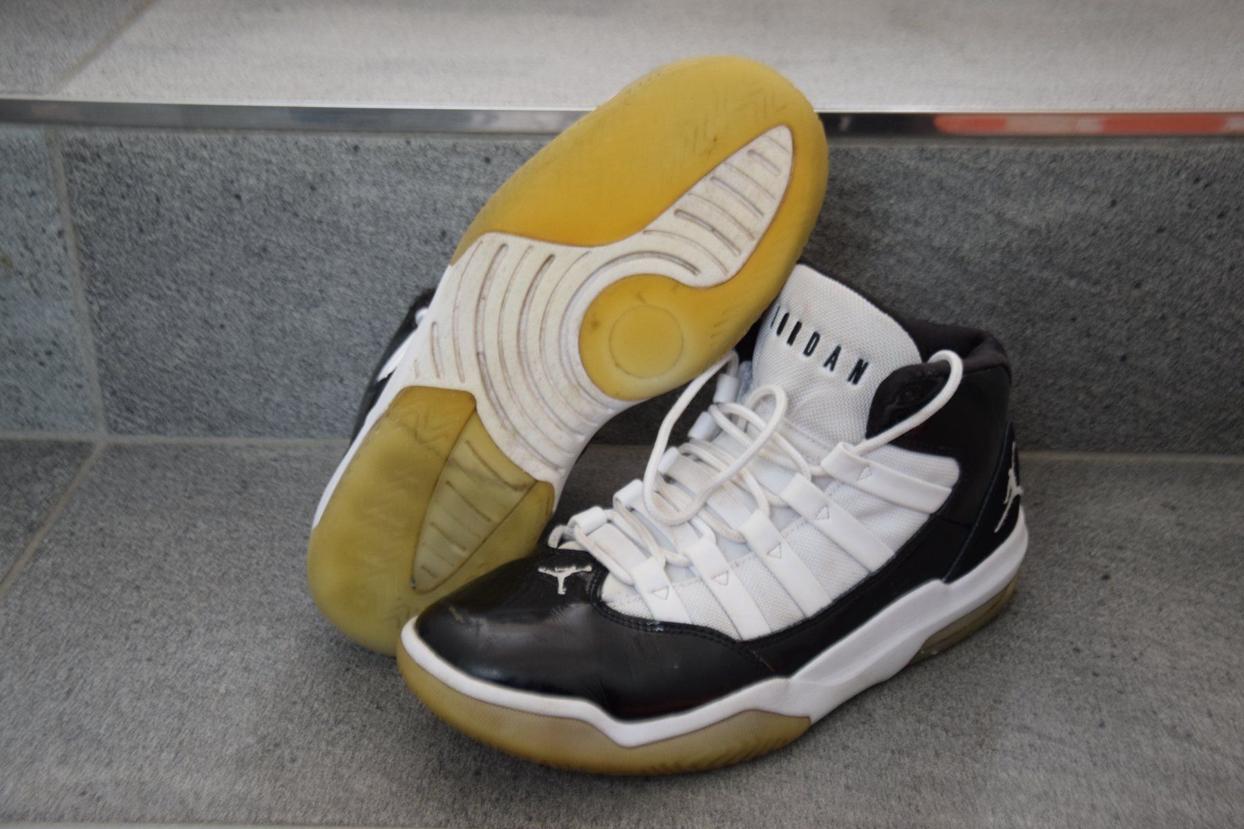 Jordan Scarpe da uomo: Air Jordan Max Aura Black & white gr. 41 – Usato da Mezzovico venduto da finsteraar 1