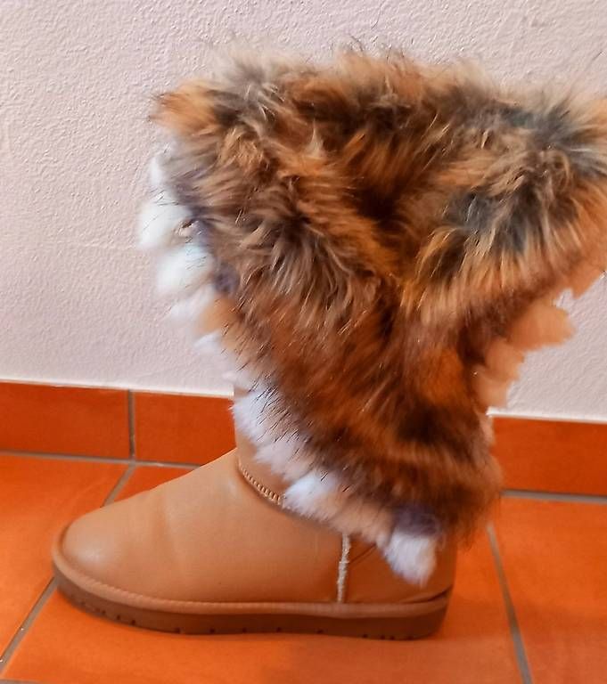 Scarpe da donna: Winterstiefel Gr. 39 Kunstfell – Usato da Rikon im Tösstal venduto da maverik08