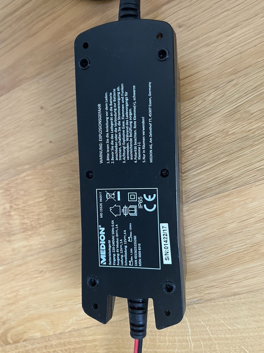 Batterie-Ladegeräte: Auto Motorrad Ladegerät Batterieladegerät 6/12V – Gebraucht aus Oberwil BL von 8Daniel1Hale 2