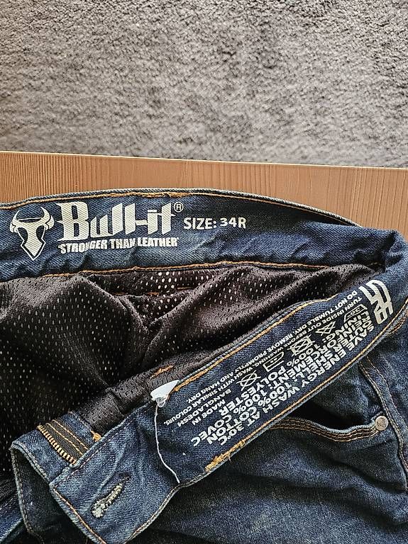 Pantalons: Motorradhose mit Knieschützer – D'occasion à Thun par Sir09 2
