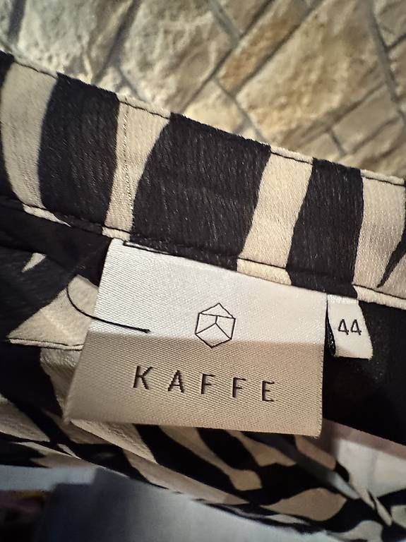 Vestiti: Kleid Zebra Grösse 44 – Usato da Schönenberg ZH venduto da Maieriisli68 4