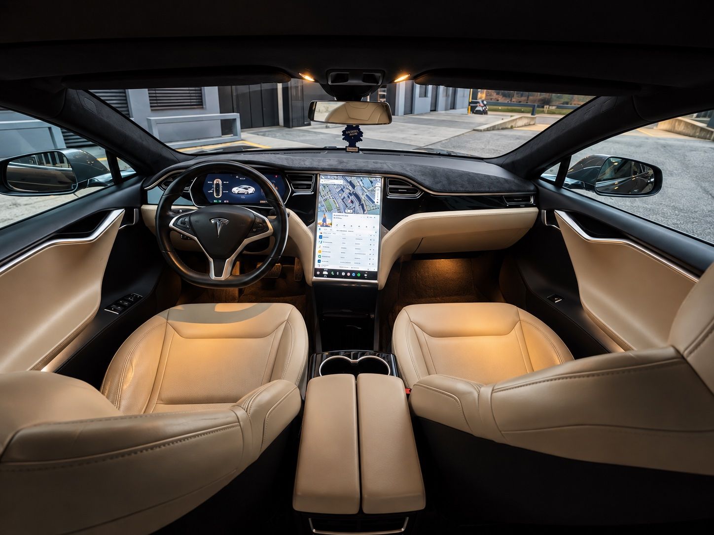 Tesla Autos: Tesla Model S 90D 124300km – D'occasion à Diessenhofen par ilovetouch10 7