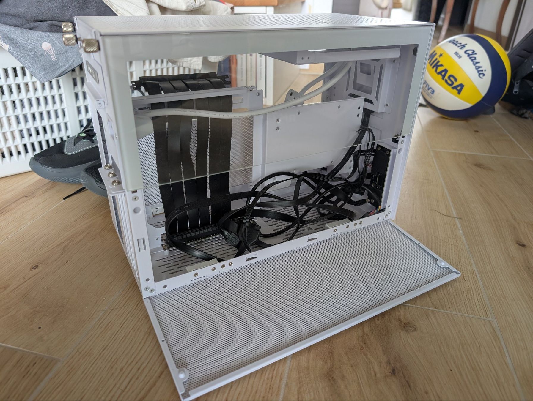 Lian Li Custodie: Lian Li Q58 PC-Gehäuse Mini-ITX – Usato da Le Mouret venduto da XanSolo 2