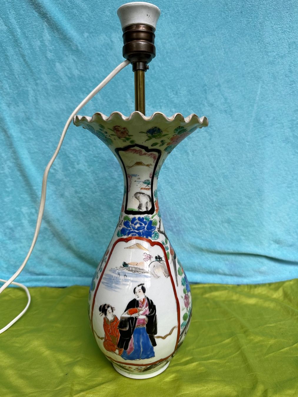 Lampade: Chinese porcelain table lamp – Usato da Lausanne venduto da artnouveau04