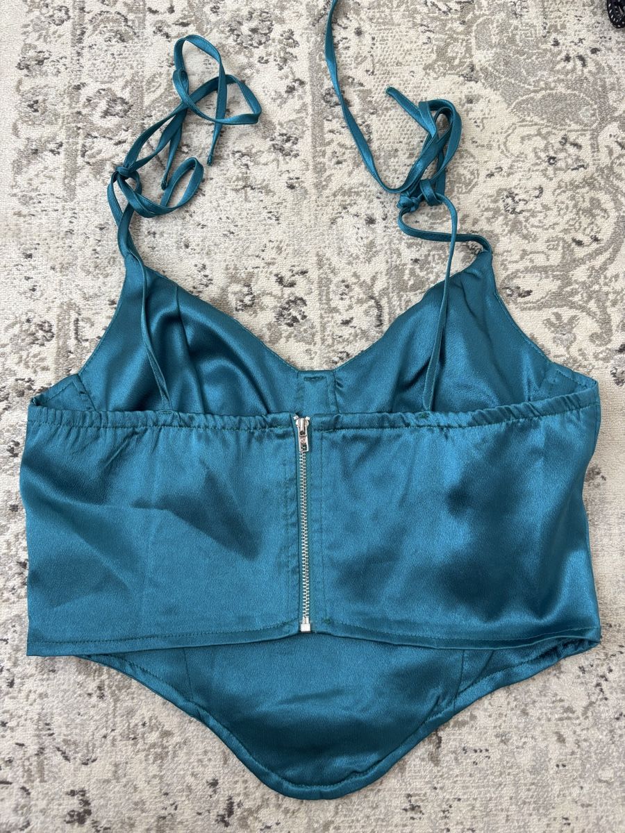 Top: Crop Bustier Top Size S  – Nuovo (secondo la descrizione) da Horgen venduto da lme_8kj7 1