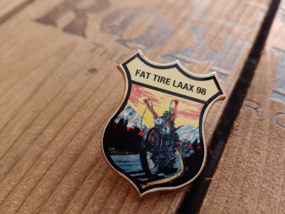 Fat Tire Laax 98 Anstecker Pin Badge Mountainbike Rarität (Neu (gemäss ...