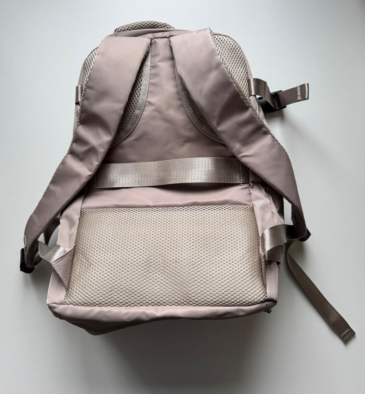 Zaini: beiger robuster Rucksack mit div. Fächern – Usato da Luzern venduto da Ecila007 1