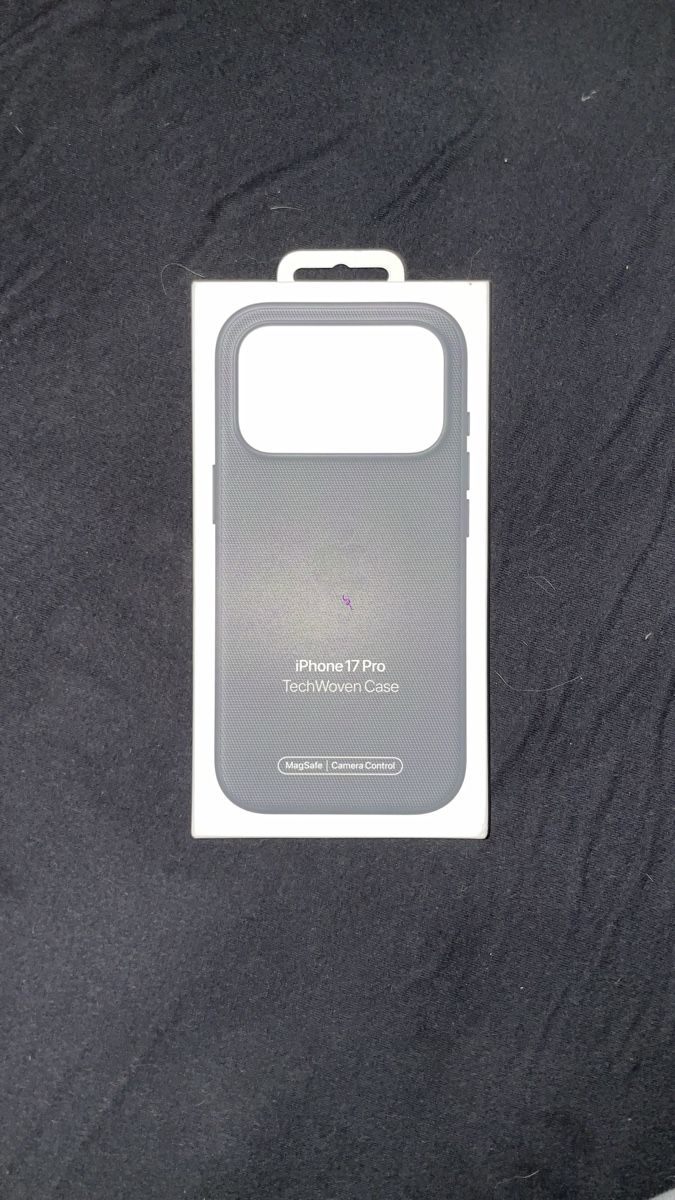 Apple Cover & Protezioni schermo: Apple iPhone 17 Pro TechWoven Case schwarz original verpackt – Nuovo e nell'imballaggio originale da Muri AG venduto da oxa_g2sm