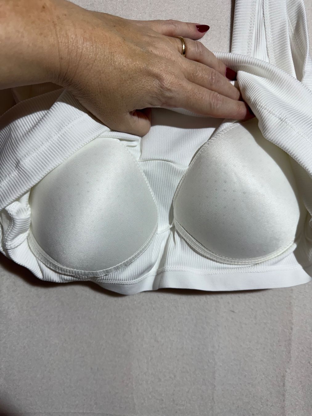 Top: Weisses basic mit Cups Gr. L – Nuovo (secondo la descrizione) da Grosswangen venduto da SALE_SALE_SALE 3
