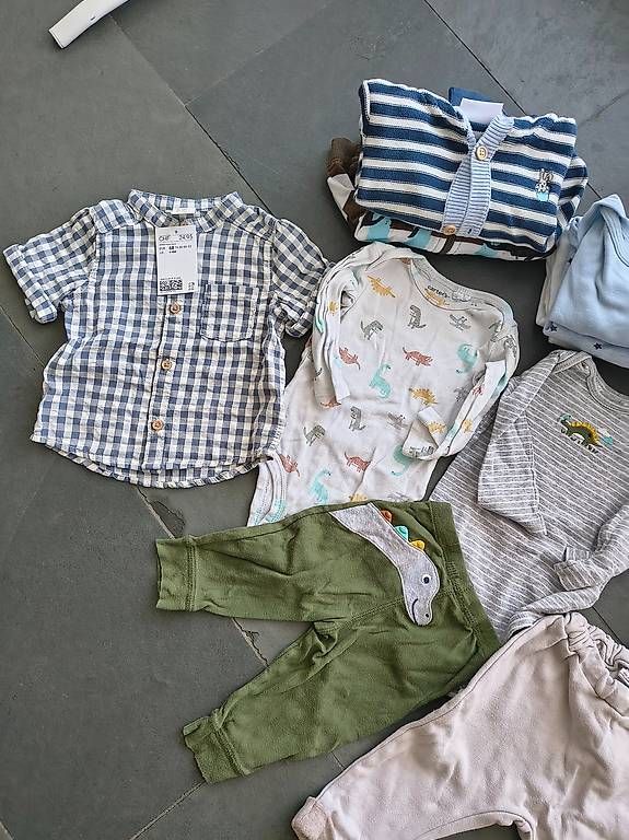 Lotti & Set di vestiti: Sehr grosses Kleiderpaket Grösse 68 – Usato da Näfels venduto da Carmii 3