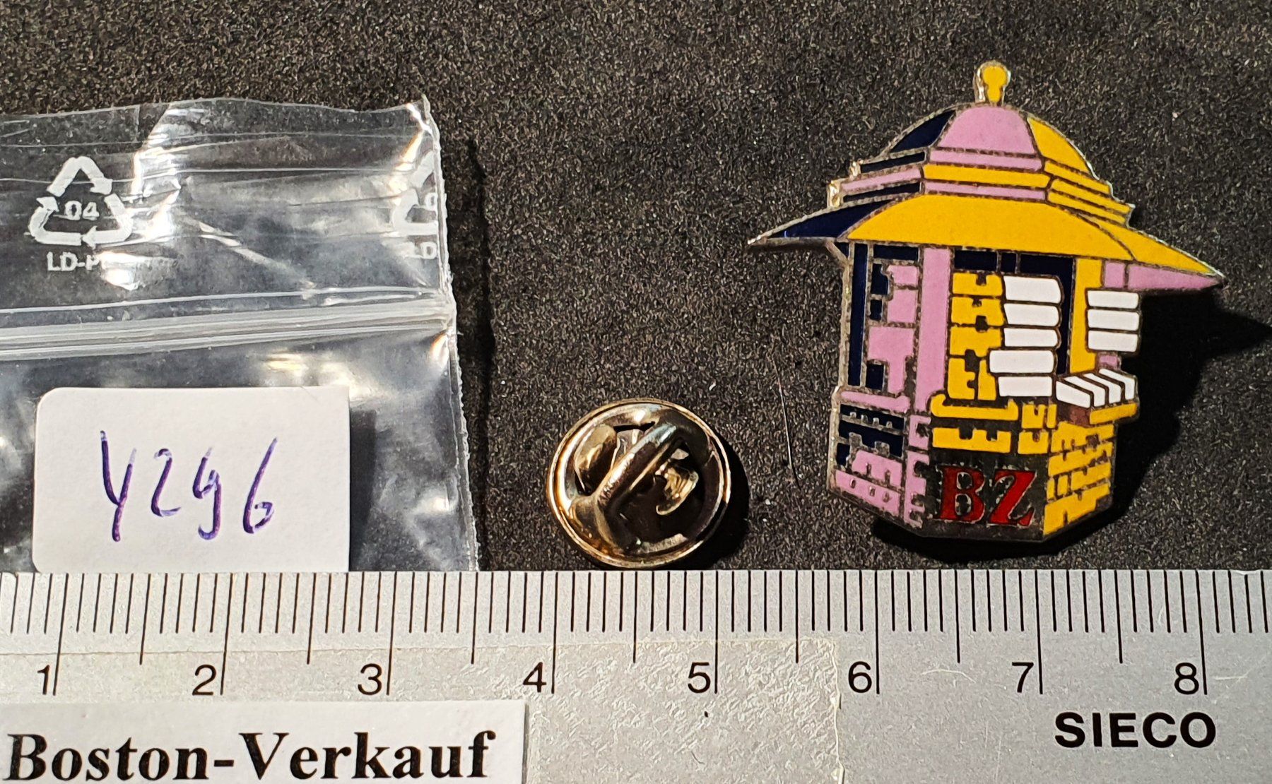 Placchette & Badge: Y296 - Pin Berner Zeitung BZ Kiosk – Usato da Reinach BL venduto da Boston-Verkauf 1