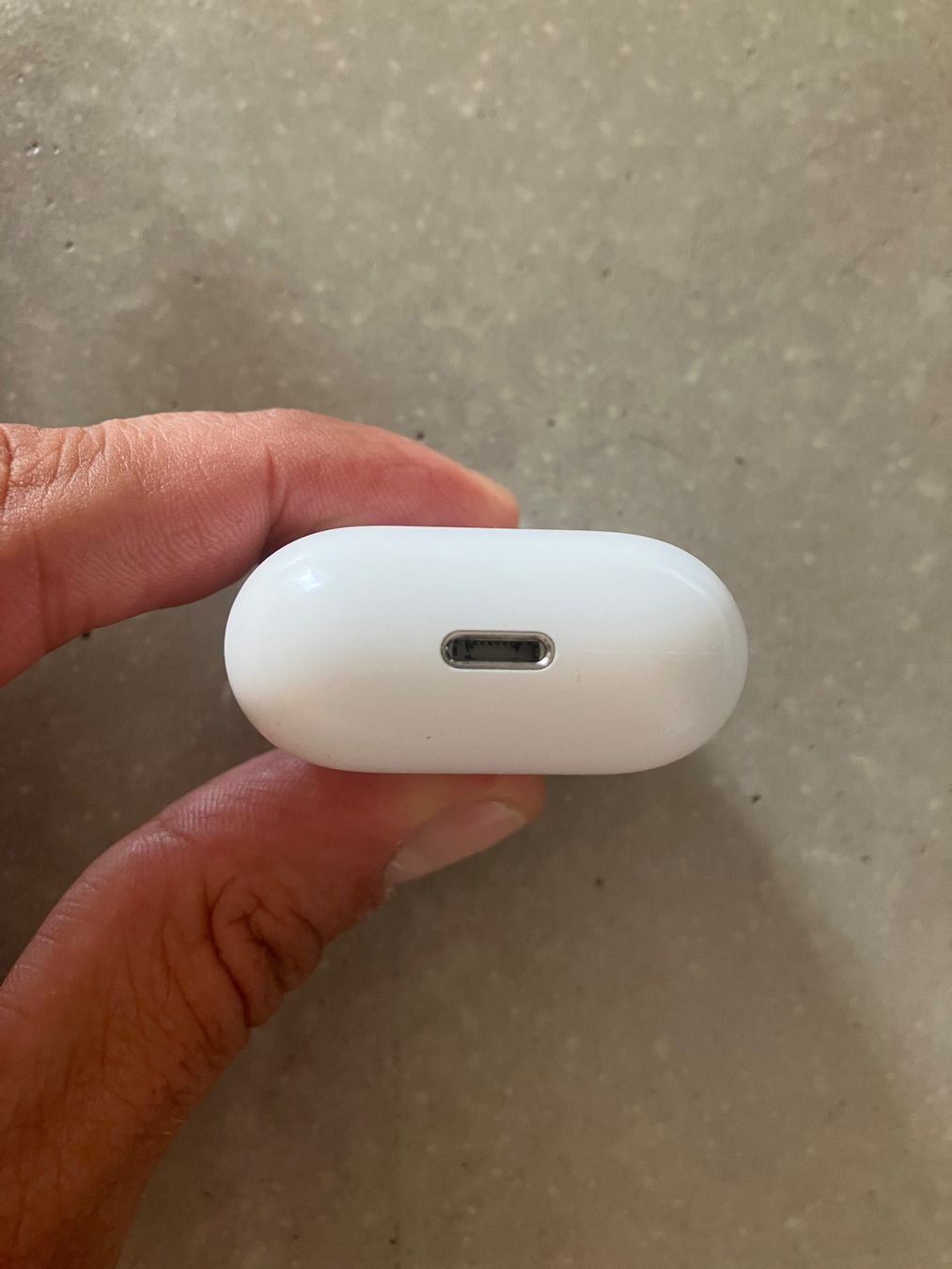 Apple Cuffie: APPLE AIRPODS Case – Usato da Lausanne venduto da mr.v 7