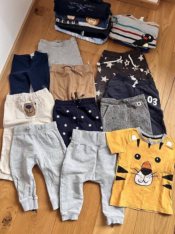 Lotti & Set di vestiti: Kleiderpaket Jungs Größe 74/80 – Usato da Luzern venduto da Sportstudentin 2