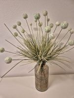Vase mit Künstlicher Pflanze