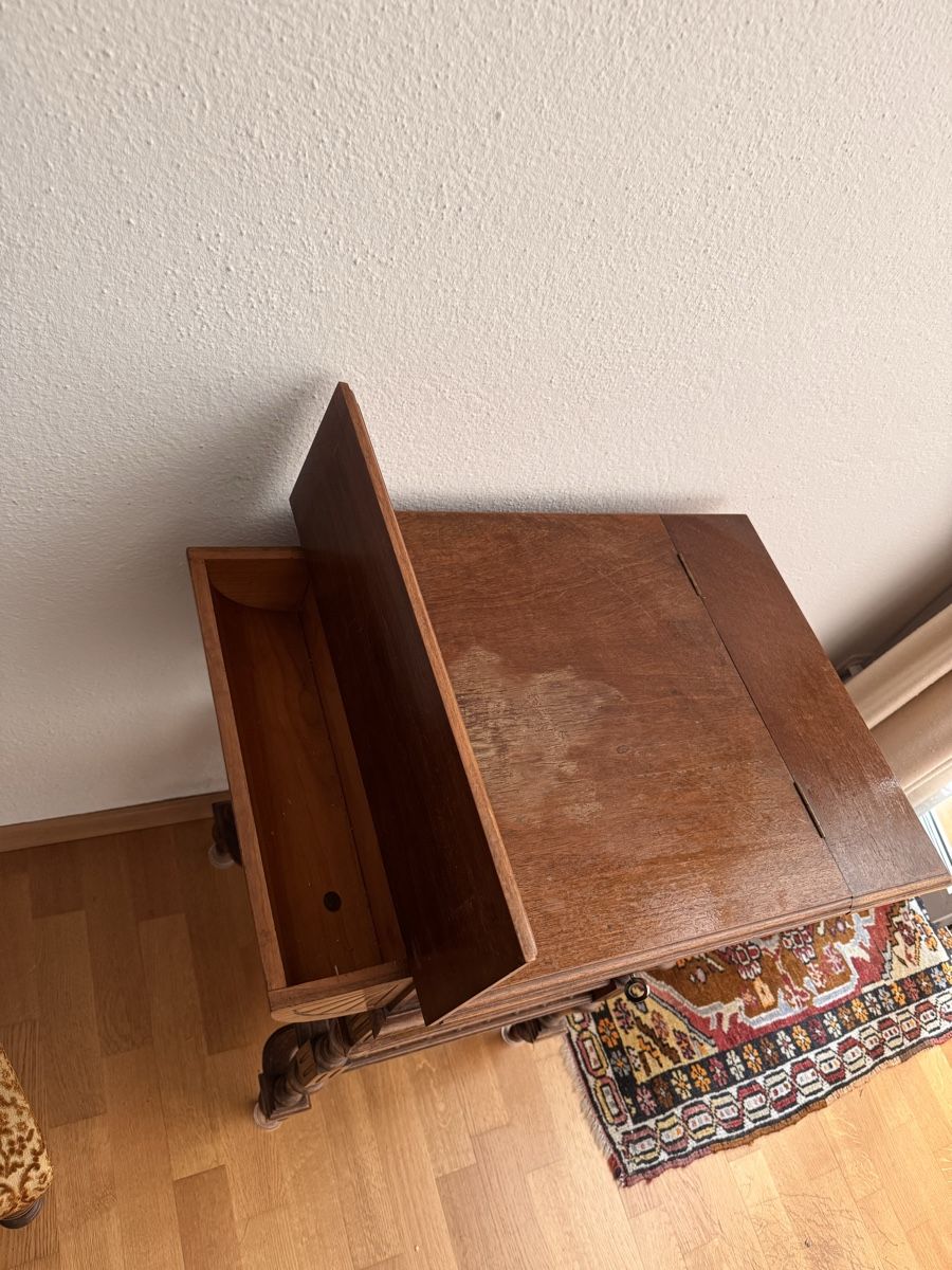 Cassettiere: Vintage Beistelltisch mit Schublade – Usato da Zürich venduto da Goliat21 2