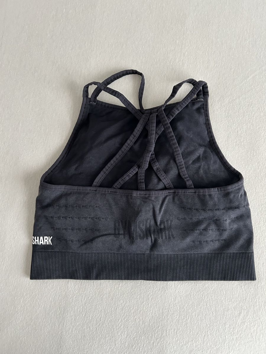 Top: GYMSHARK Top/BH – Nuovo (secondo la descrizione) da St. Gallen venduto da bichaudrey 1