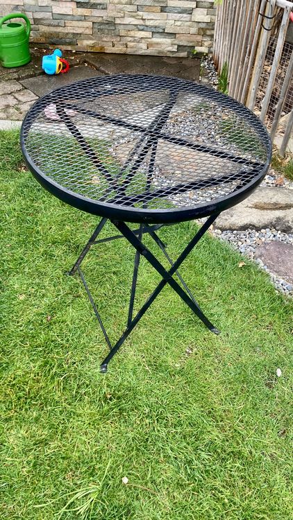 Runder, kleiner Garten/ Balkontisch Kaufen auf Ricardo