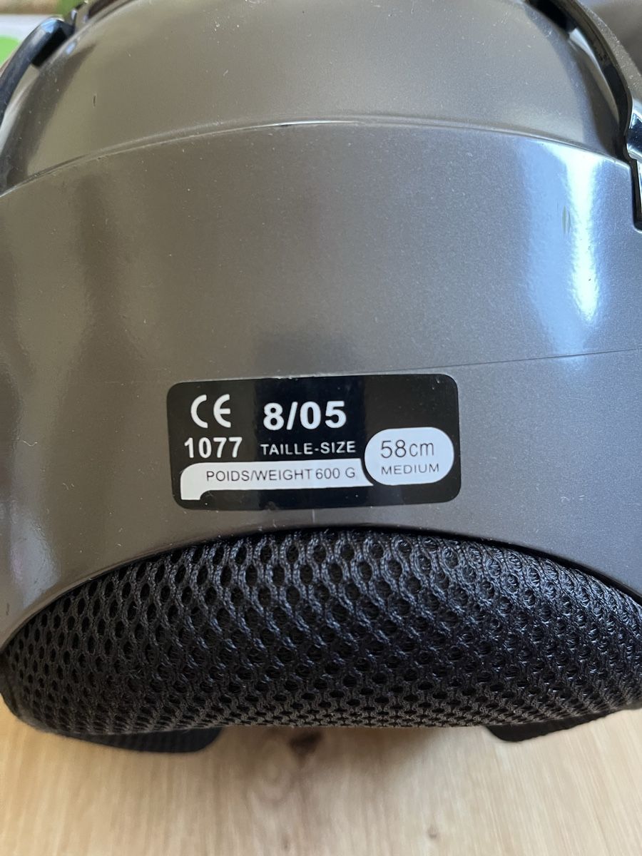 Casques: Ski Helm – D'occasion à Münchenstein par mbc_sbc8 1