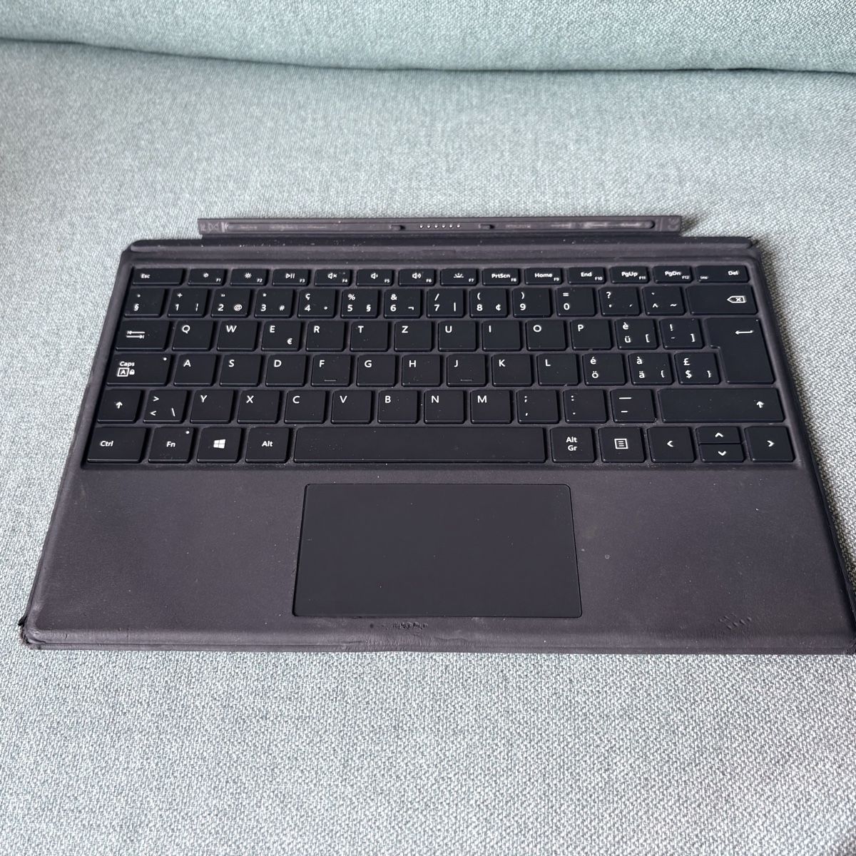 Microsoft Notebook: Microsoft Surface Tablet mit Tastatur und Stift schwarz – Usato da Lausen venduto da han_c7wm 3