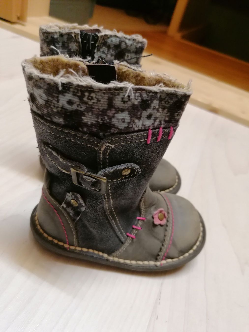Chaussures filles: Bottes, chaussures, bottines chaudes – D'occasion à Montcherand par petiteoune75 4