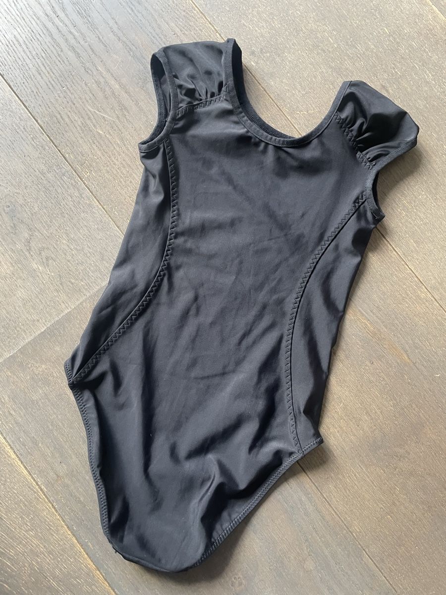 Scarpe, pantaloni & magliette da ginnastica: Justaucorps Décathlon noir 140/10 ans – Usato da gland venduto da Moral 4