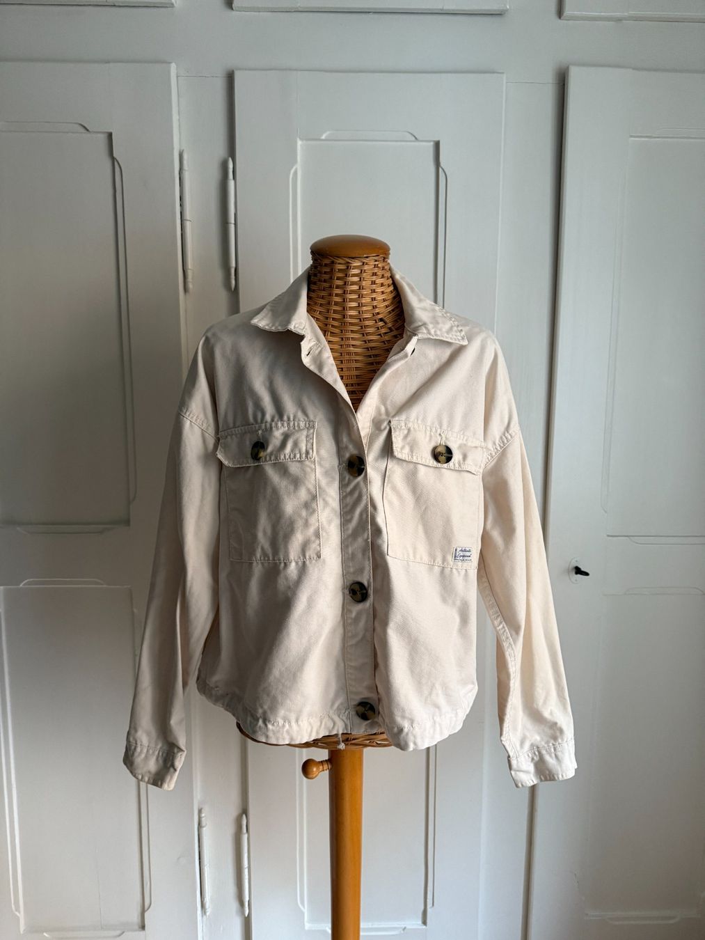 Bershka Vestes: BERSHKA - Jacke offweiss leicht M – D'occasion à Zürich par Diazaio