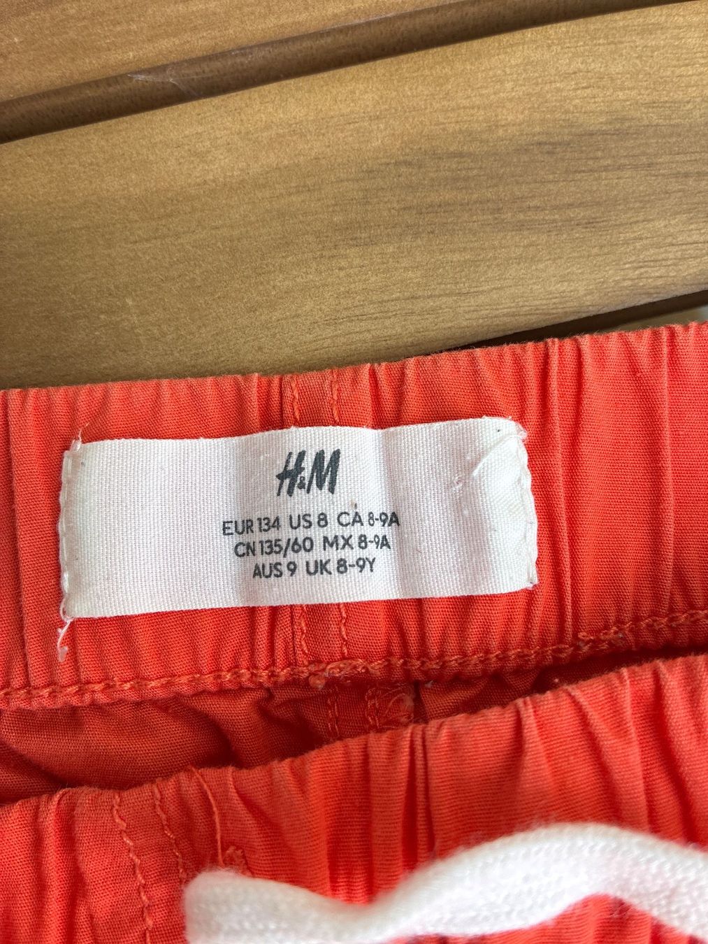 Hosen: Shorts, Stoff, orange, getragen, Gr 134 – Gebraucht aus Guntershausen von Gloominati 2