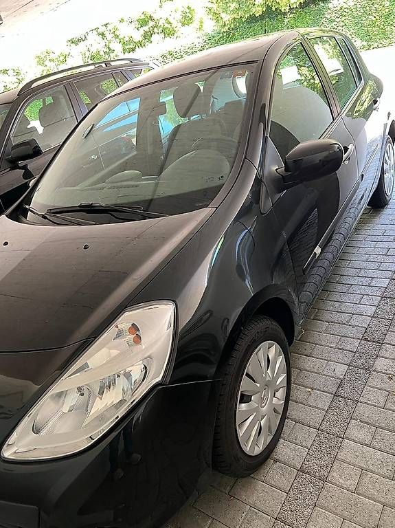 Autos: gepflegtes Renault clio  – Gebraucht aus Tuggen von Ridbou21 1