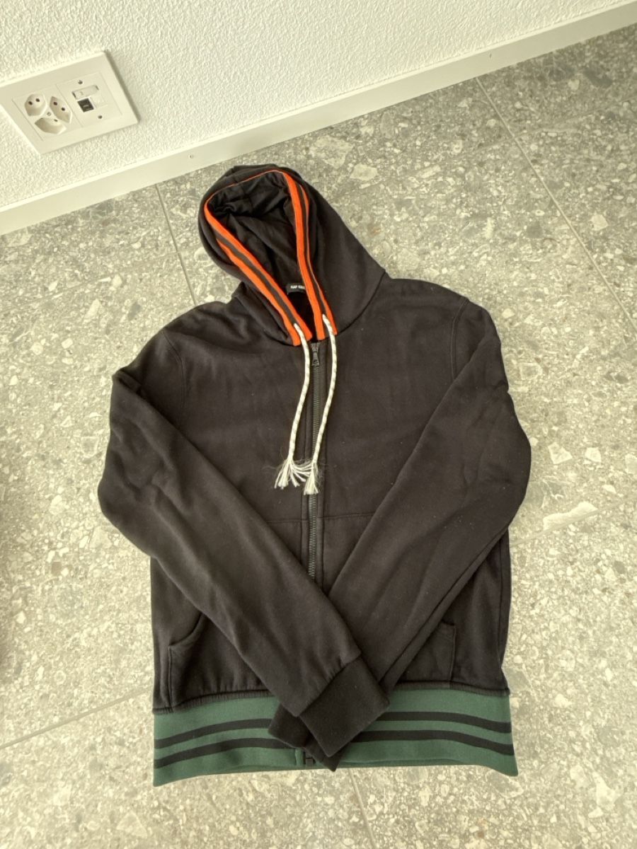 Raf Simons Vestes: Kapuzenpullover RAF SIMONS schwarz Grösse L  – D'occasion à Birmensdorf ZH par nin.am