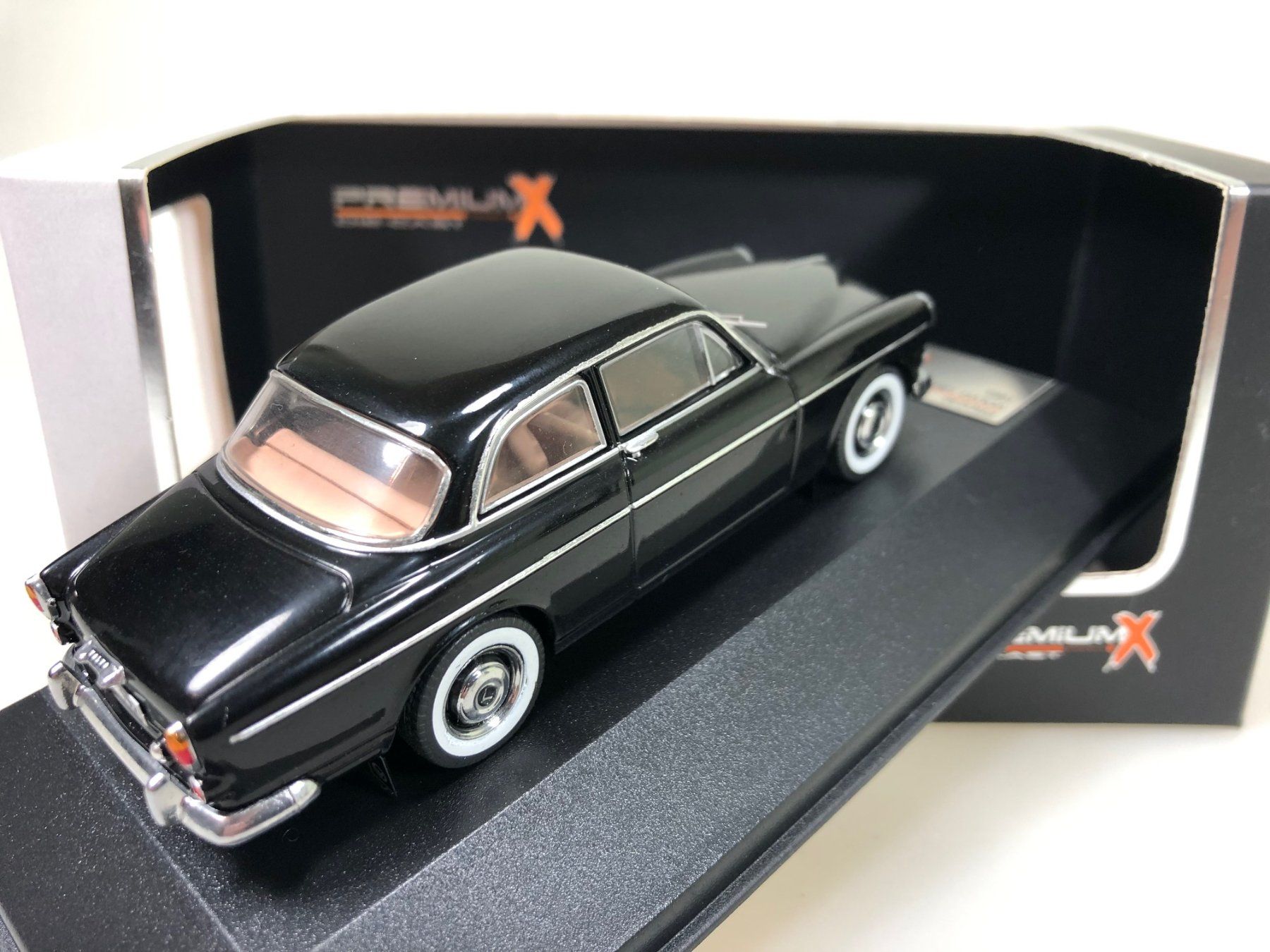 Volvo Modellautos: Volvo 130 Amazon - PremiumX - 1:43 – Gebraucht aus Widen von Himan 1
