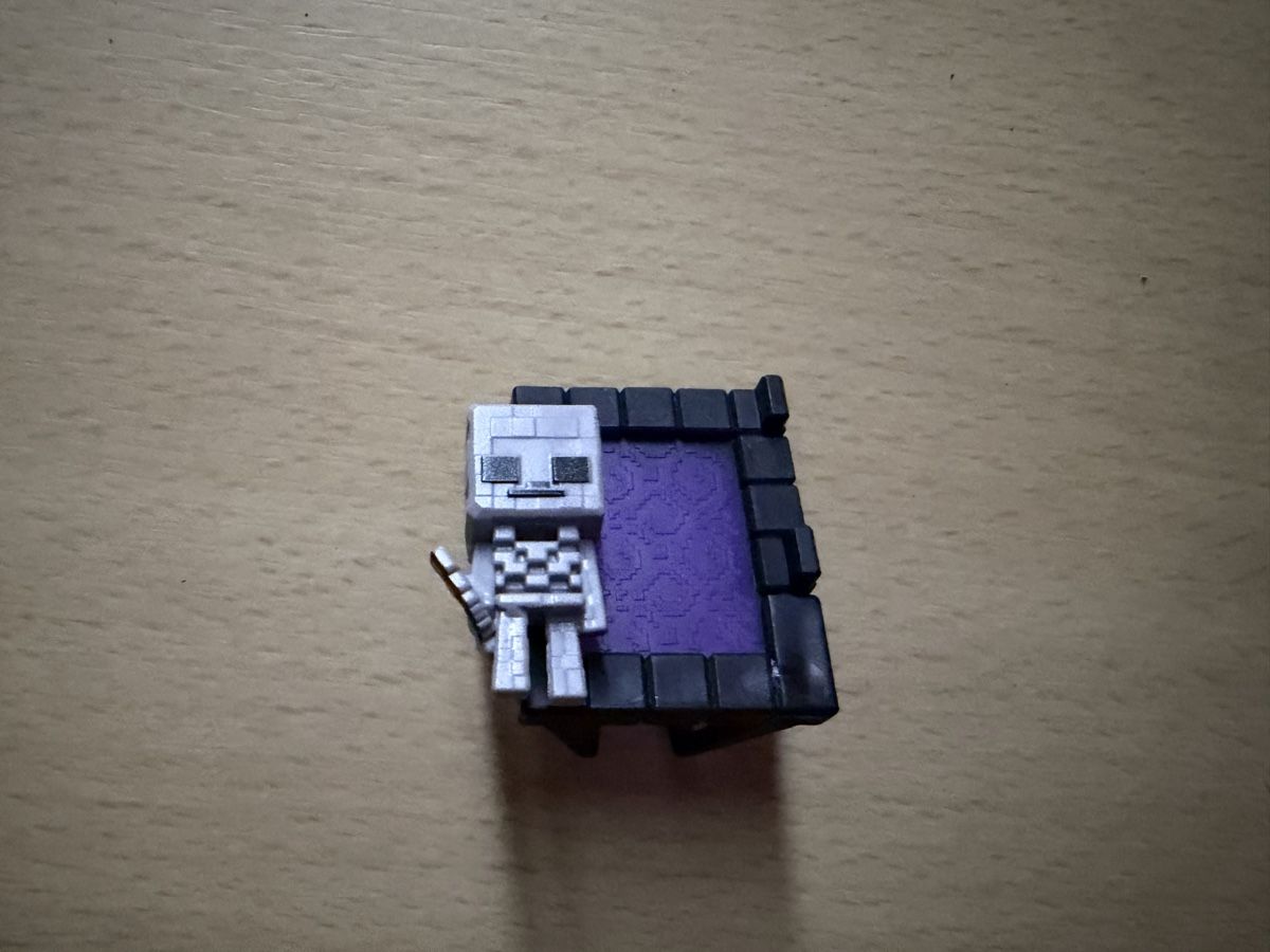 Spielzeuge: Minecraft, squelette et portail du Nether, Kinder Joy – Neu und originalverpackt aus Rochefort von ise_c7lc