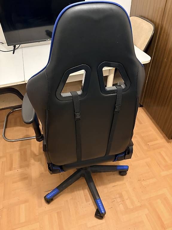 Sedie: Chaise gaming noir et bleu – Usato da Lausanne venduto da YannGrzesiak 1
