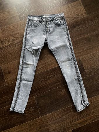 Jewelly Jeans - Nieten - Grösse S