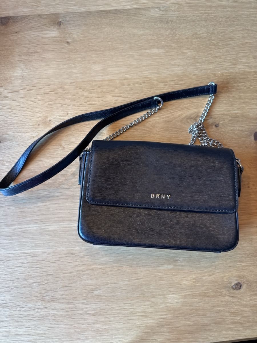 DKNY Borse da donna: DKNY Handtasche Schwarz, neuwertig, – Usato da Glarus venduto da P.Hegi