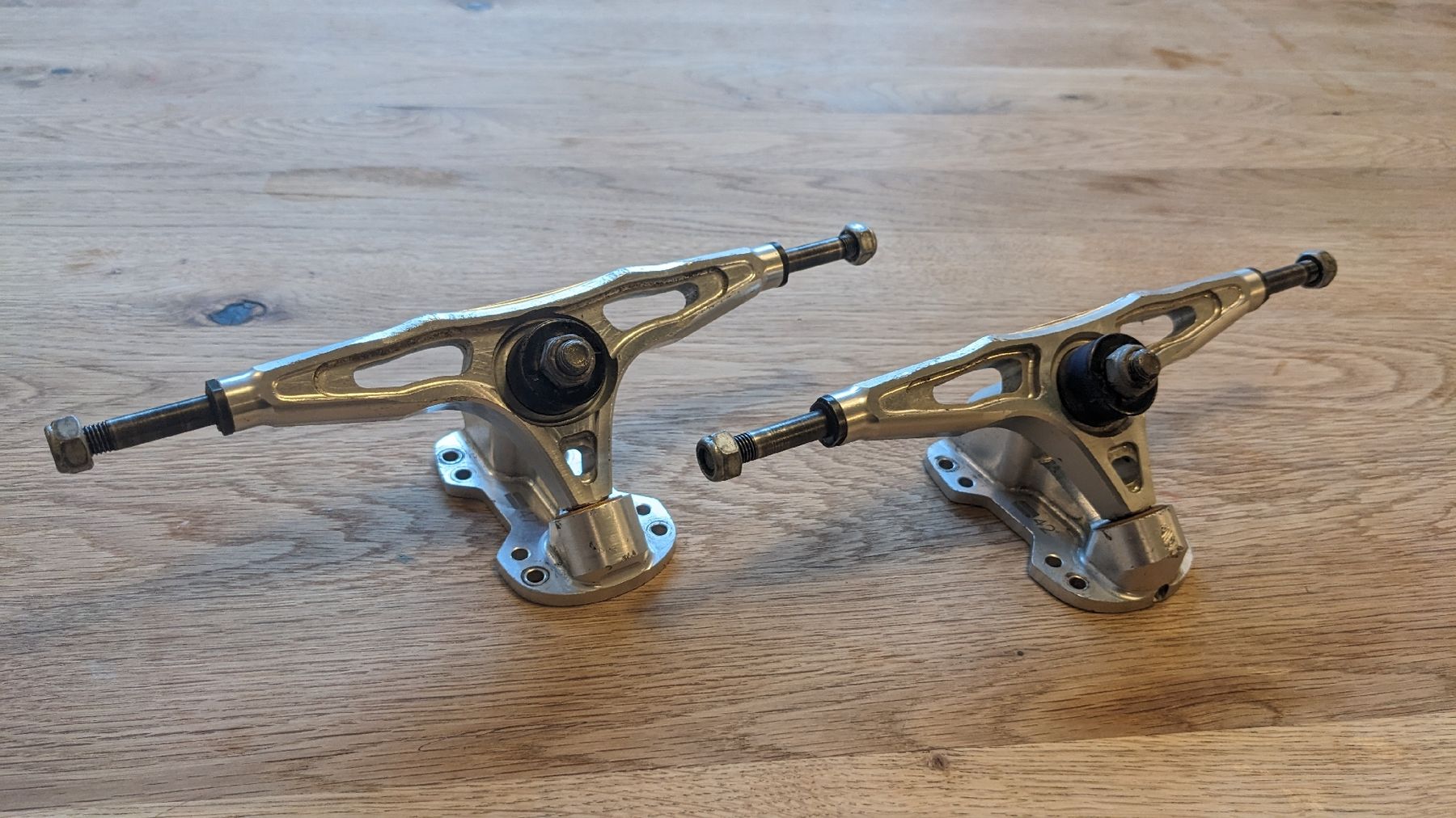 Skateboards: Skoa Vapor CNC Longboard Achsen – D'occasion à Bern par schmiidi