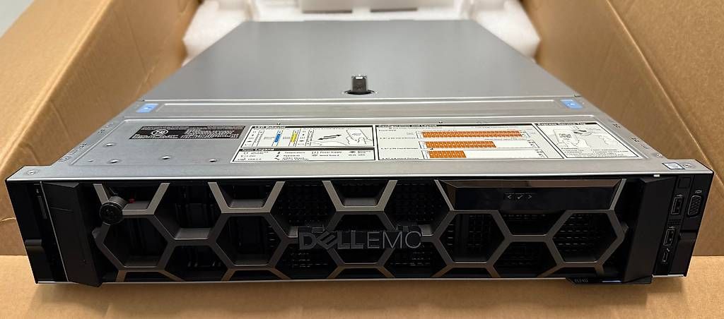 Dell Server: Dell PowerEdge R740 Server - Neuwertig und Originalverpackt – Nuovo (secondo la descrizione) da Mönchaltorf venduto da dim_5htg