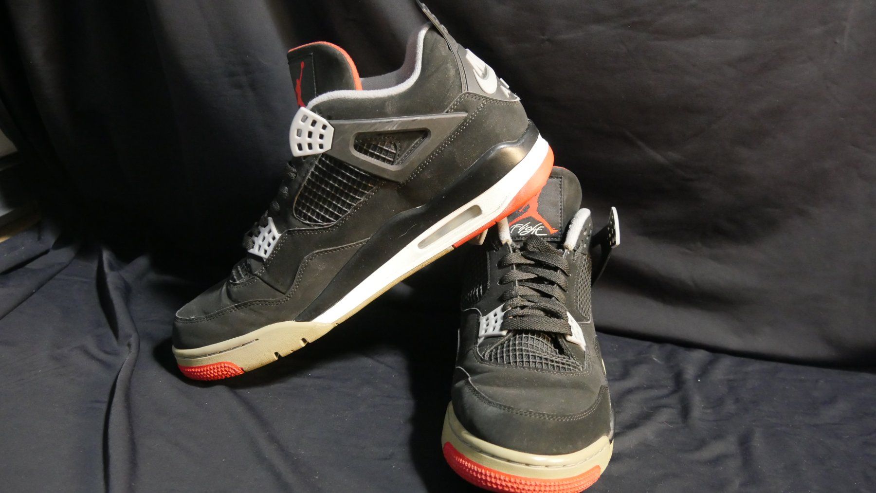 Herrenschuhe: Air Jordan 4 Turnschuhe Grösse 45 – Gebraucht aus Buchs SG von die_zc5l 1