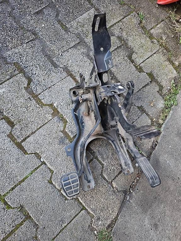 VW Alle Autoersatzteile: Pedaleinheit - Golf 2 / Jetta 2 – Gebraucht aus Wattwil von Domiii04 2