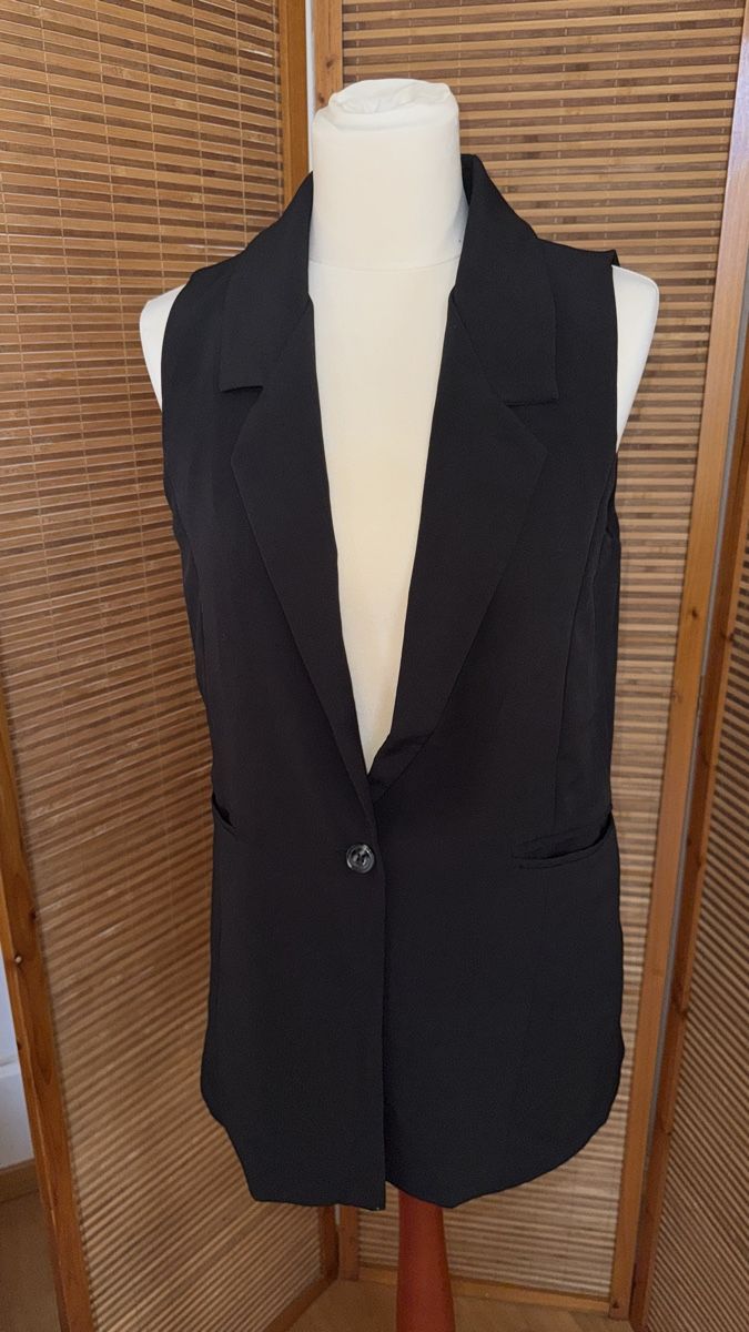 Gilets & Westen: Long-Gilet, S, schwarz – Gebraucht aus Gümligen von morticiaaddams