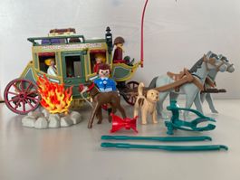 Playmobil Set - Spielfiguren mit Pferden, Kutsche, Zubehör