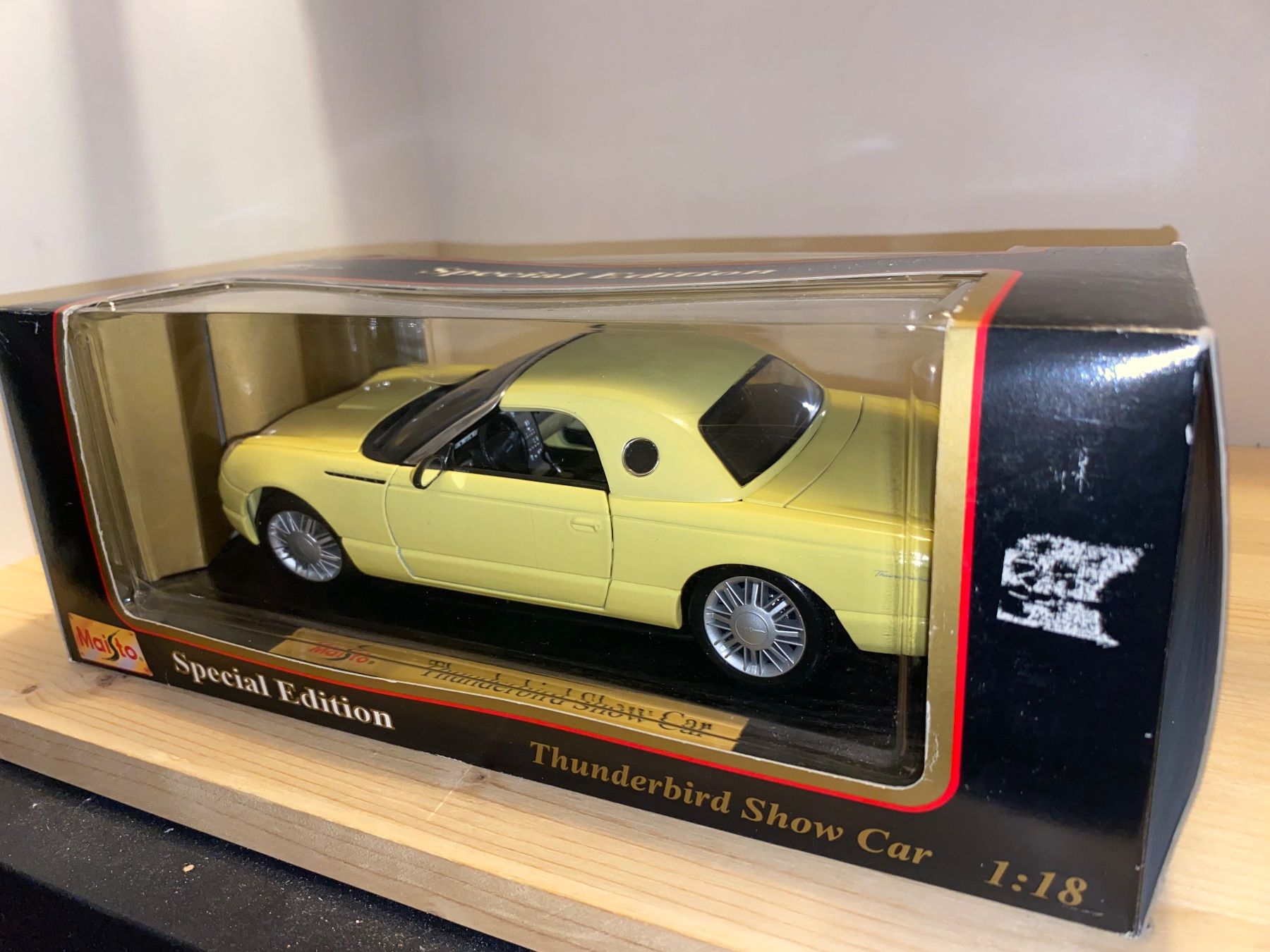 Ford Modellini d'auto: Ford Thunderbird Show Car 1/18 – Nuovo (secondo la descrizione) da Wohlen AG venduto da PrivatSammlung 1